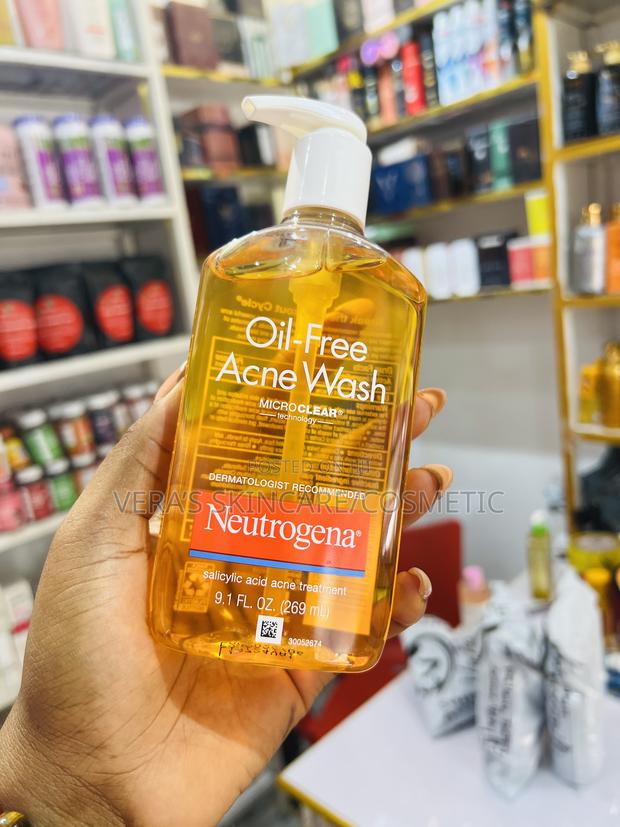 Neutrogena Oil-Free Acne Wash · Photo 3