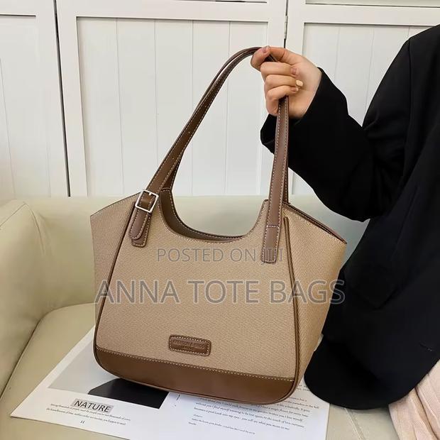 Classic Handbag photo 2