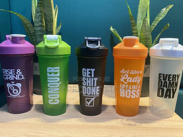 Shaker Bottle · Photo 1