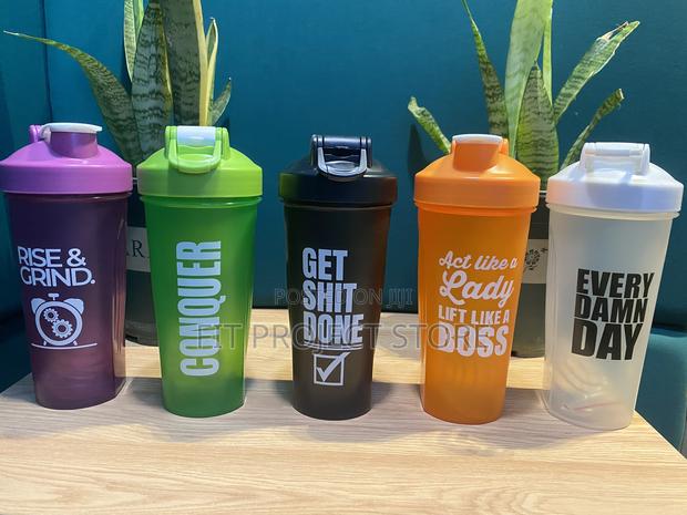 Shaker Bottle · Photo 2