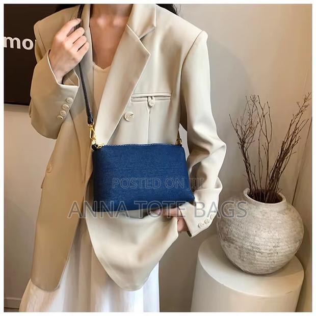 Classic Tote Handbag photo 4