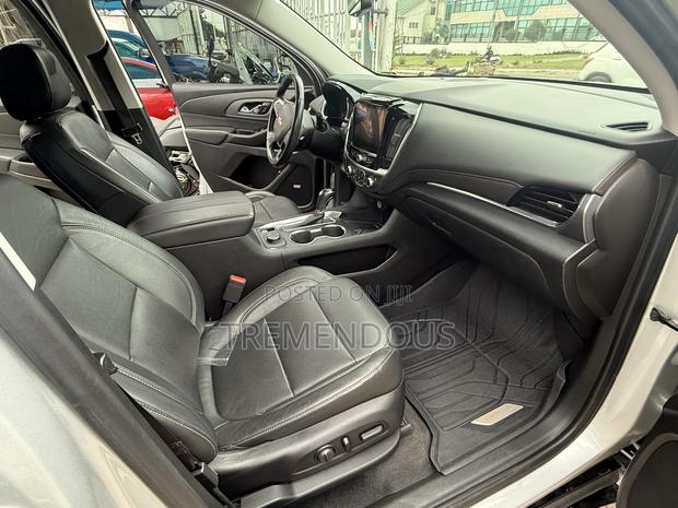 Chevrolet Traverse Premier AWD 2019 Gray