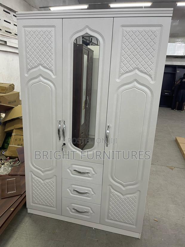 Wardrobe( 3doors) · Photo 4
