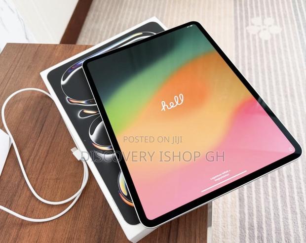 Apple iPad Pro 11 (2024) 256 GB Silver photo 2