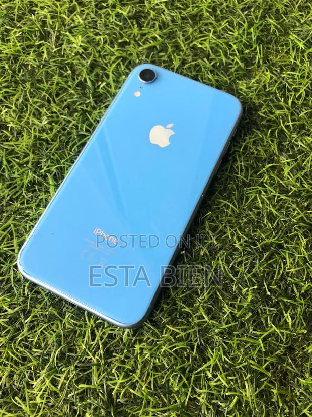 Apple iPhone XR 128 GB Blue photo 8