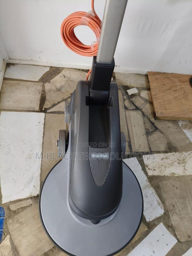 Nilfisk Bu500 Electric Floor Scrubber photo 2