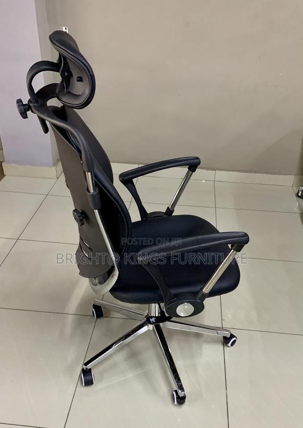 Ergonomic Swivel Chair photo 2