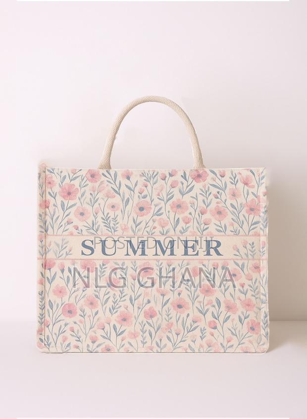 Summer Floral Print Beach Tote Bag - Large Woven Straw. Ghx6628 · Photo 1