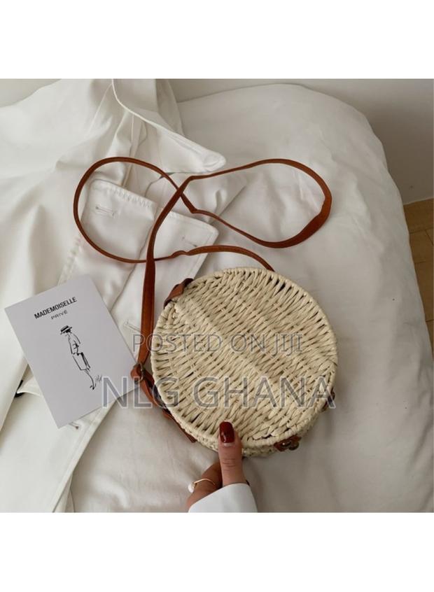 Handwoven Round Rattan Crossbody Shoulder Bag. Tvx17147 · Photo 3