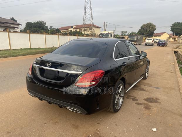 Mercedes-Benz C300 2016 Black