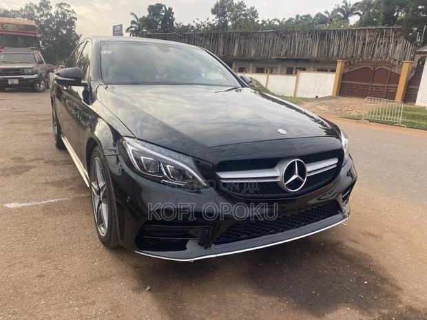 Mercedes-Benz C300 2016 Black