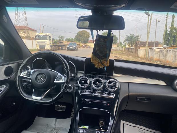 Mercedes-Benz C300 2016 Black