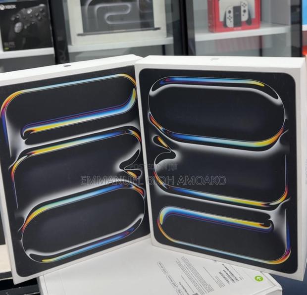 New Apple iPad Pro 13 (2024) 256 GB Gray · Photo 3