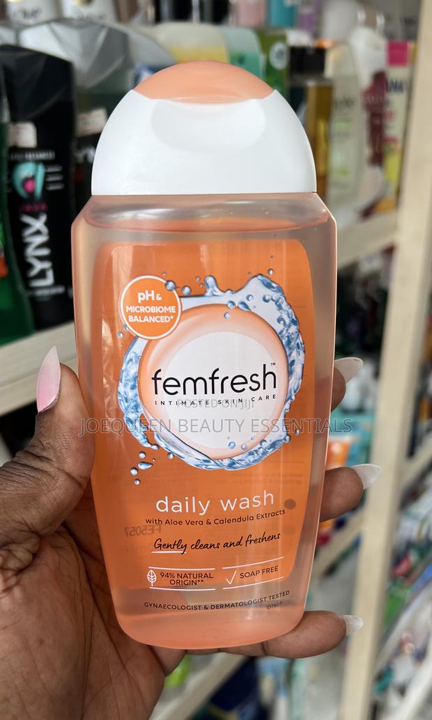 Femfresh Intimate Wash 250ml · Photo 3