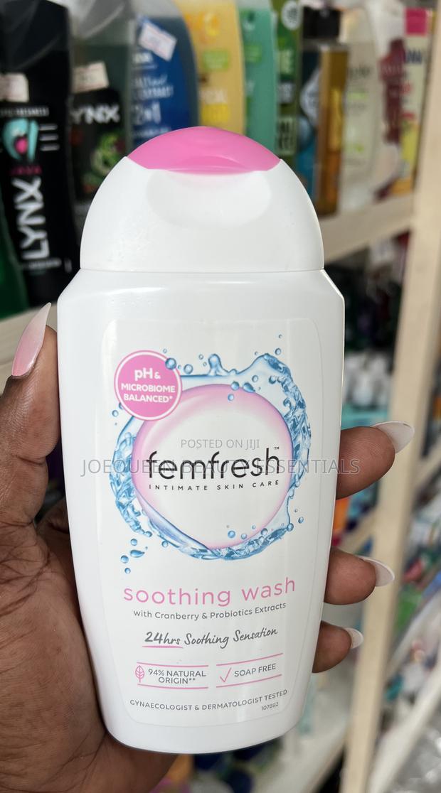 Femfresh Intimate Wash 250ml · Photo 4