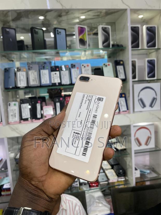 Apple iPhone 8 Plus 64 GB Gold · Photo 2