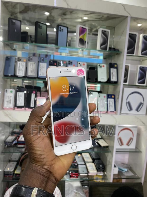 Apple iPhone 8 Plus 64 GB Gold · Photo 4