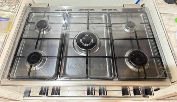 5 Burner Stove With Oven photo 2