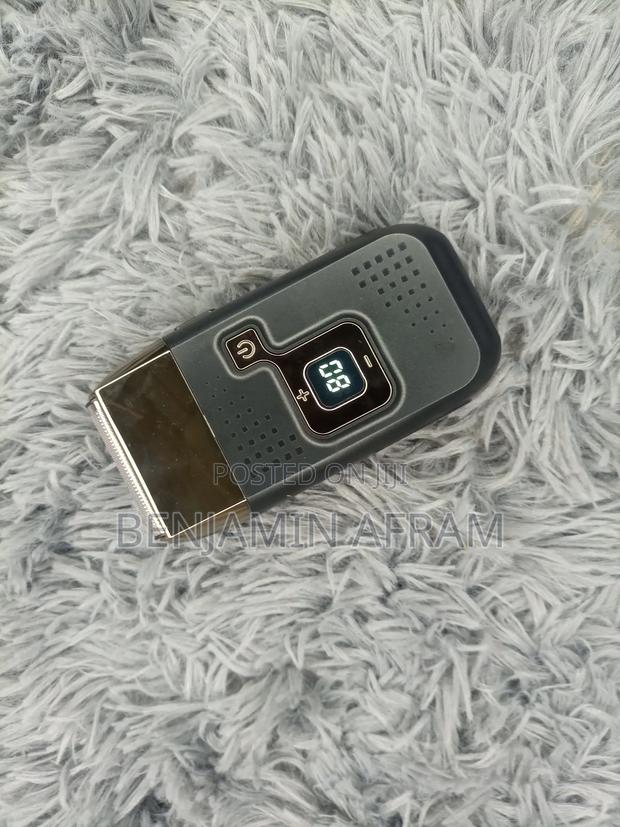 Foil Fusion Electric Shaver · Photo 3