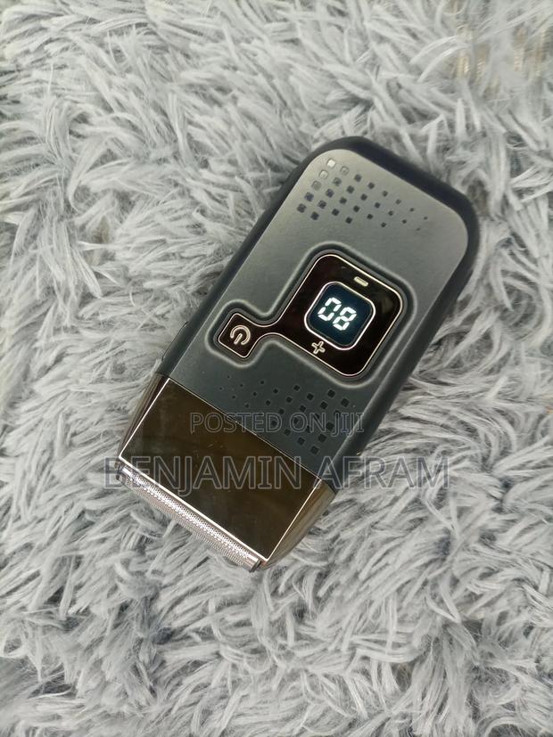 Foil Fusion Electric Shaver · Photo 4