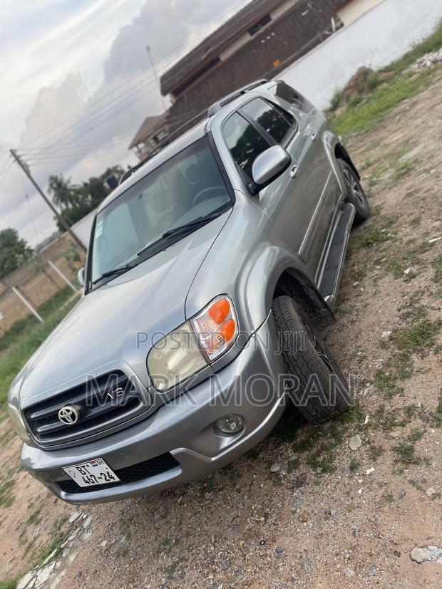 Toyota Sequoia SR5 4dr SUV 4WD (4.7L 8cyl 4A) 2002 Gray