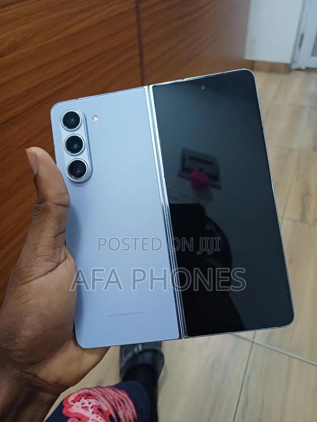 New Samsung Galaxy Z Fold 5 512 GB Blue photo 2