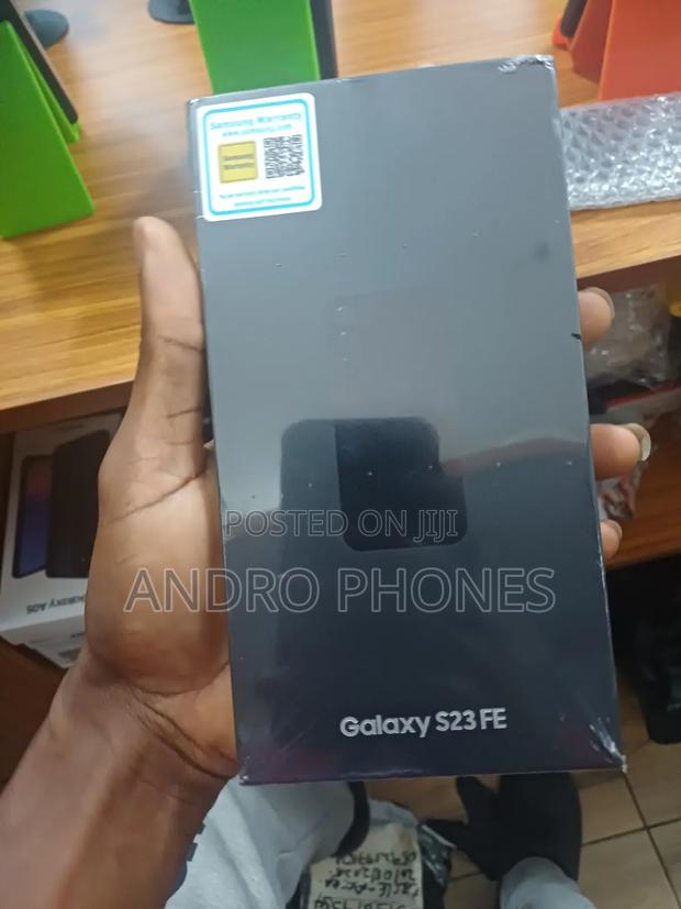 New Samsung Galaxy S23 FE 128 GB Black · Photo 2