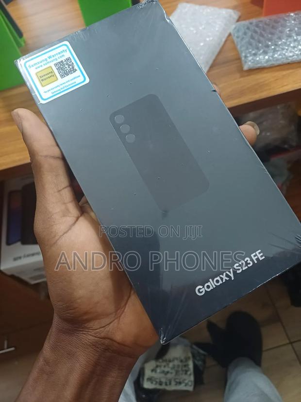 New Samsung Galaxy S23 FE 128 GB Black · Photo 1