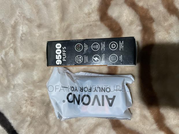 9500 Puffs Vape With Lighter photo 2
