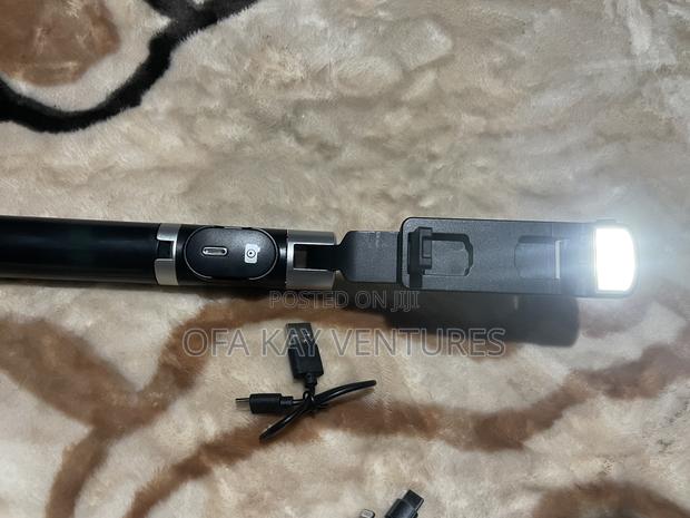 Bluetooth Selfie Stick With Light 3mode photo 3