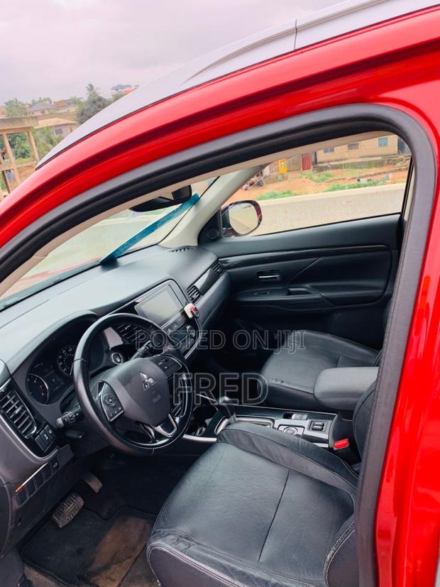 Mitsubishi Outlander SEL FWD 2018 Red
