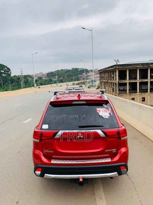 Mitsubishi Outlander SEL FWD 2018 Red