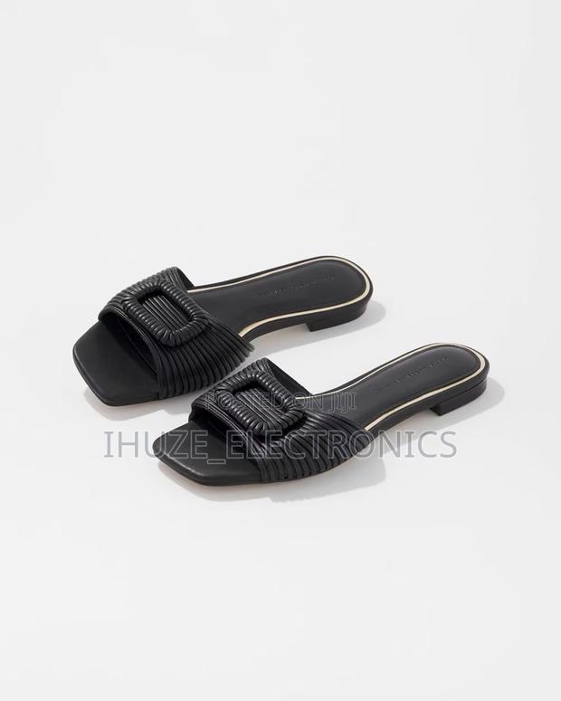 Modern Strappy Slide for Ladies (Us Size 8/9) · Photo 4
