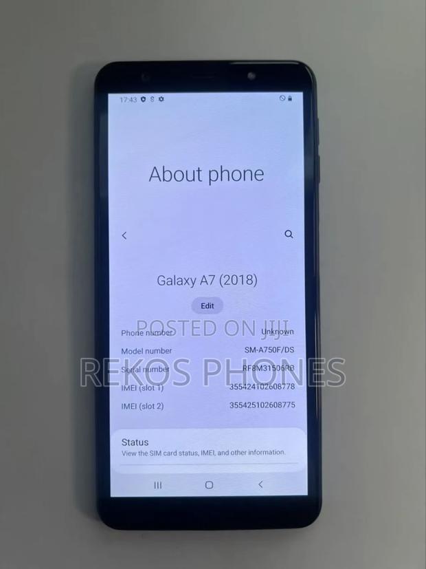 New Samsung Galaxy A7 64 GB Black photo 3