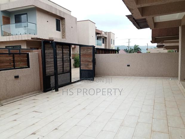 4bdrm House in Oyarifa for sale photo 4