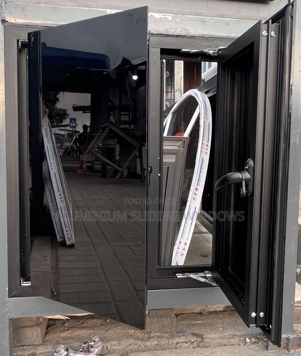 Frameless Casement Window photo 2