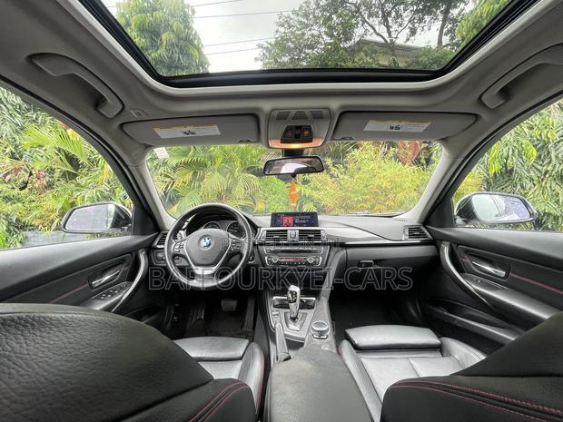 BMW 320i Sedan RWD 2014 White photo 2