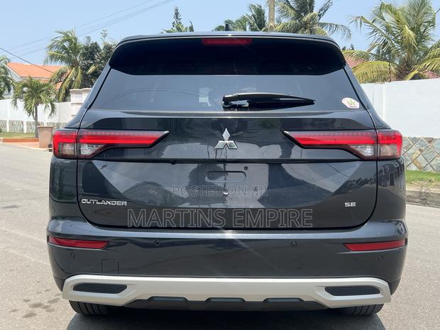 Mitsubishi Outlander SE 2022 Gray