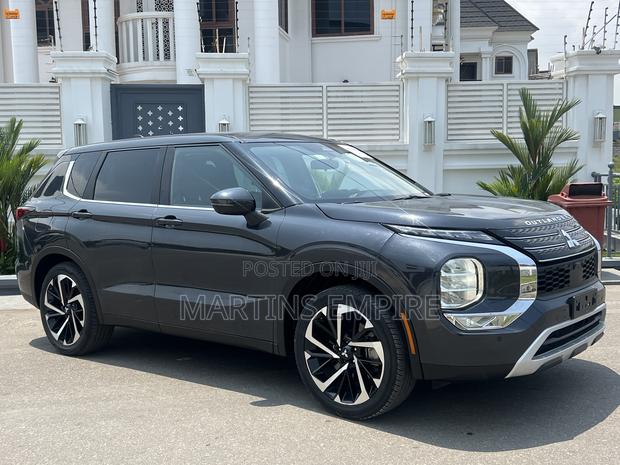 Mitsubishi Outlander SE 2022 Gray