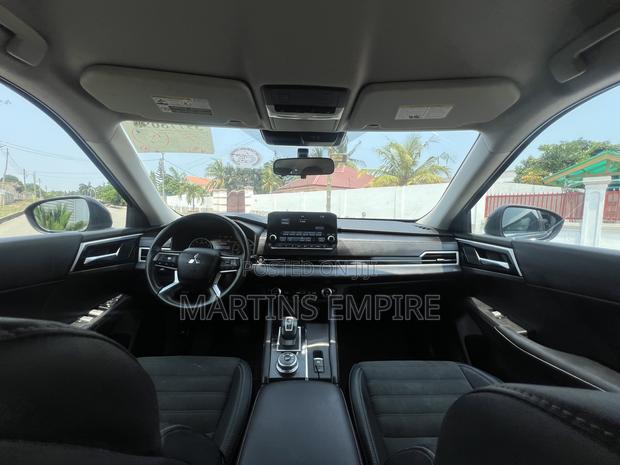 Mitsubishi Outlander SE 2022 Gray