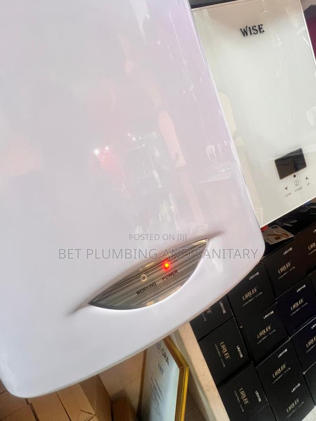 Automatic Hand Dryer · Photo 4