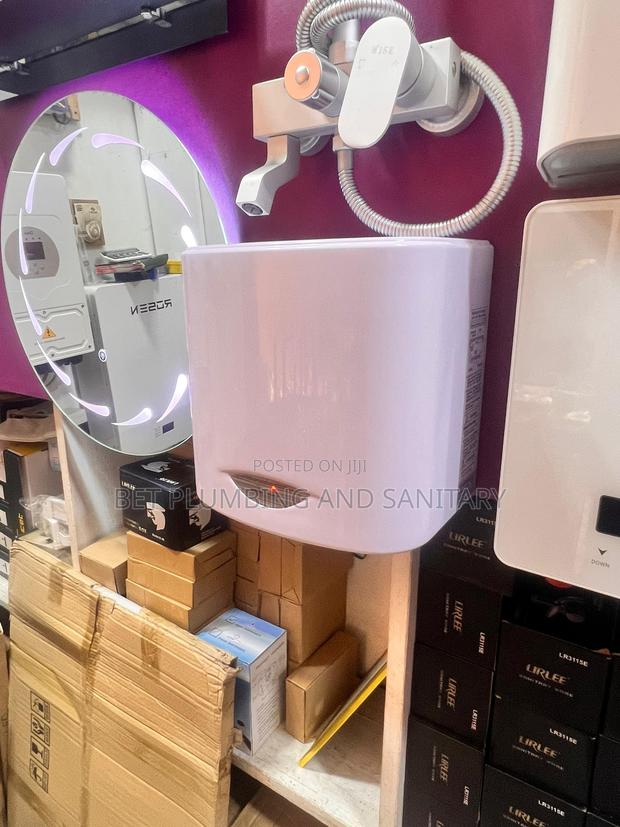 Automatic Hand Dryer · Photo 3