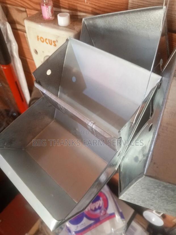 Metallic J Feeders · Photo 3