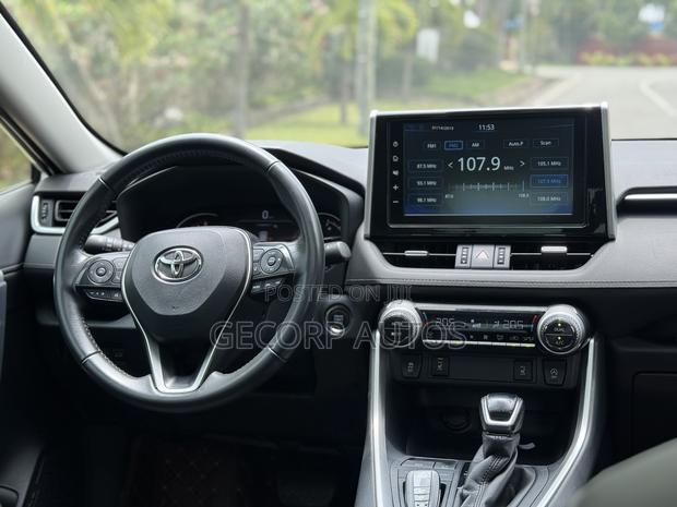 Toyota RAV4 Limited AWD 2020 White