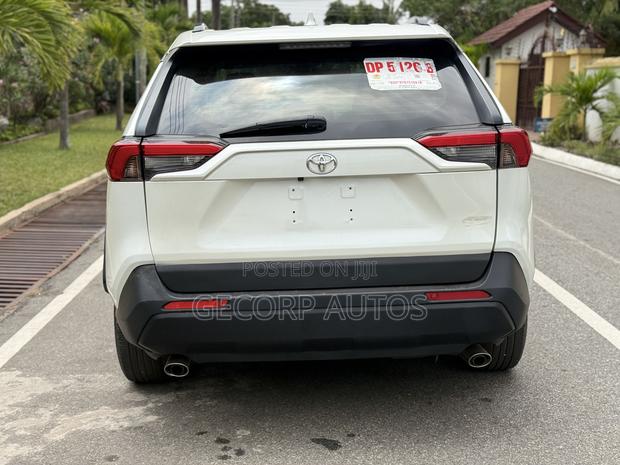 Toyota RAV4 Limited AWD 2020 White