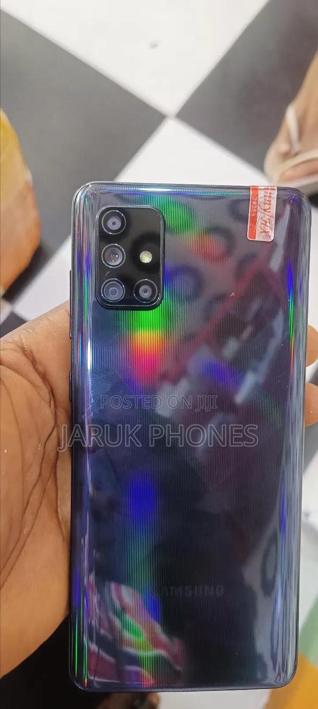 New Samsung Galaxy A71 128 GB Black · Photo 3