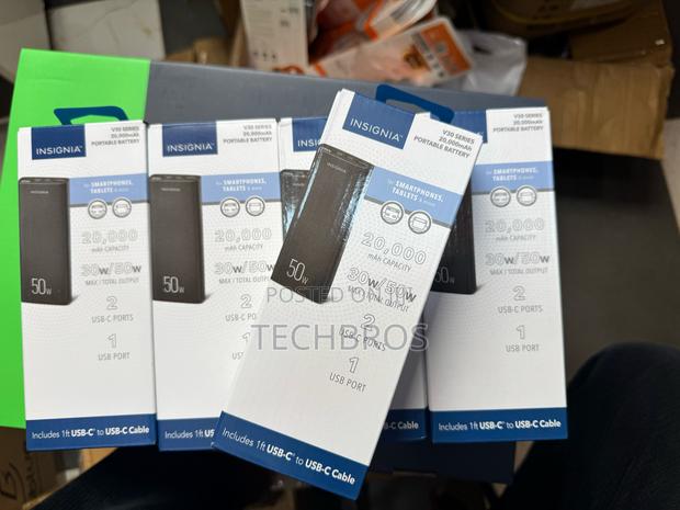 50wh Original Insignia Power Ban 20,000mah · Photo 4