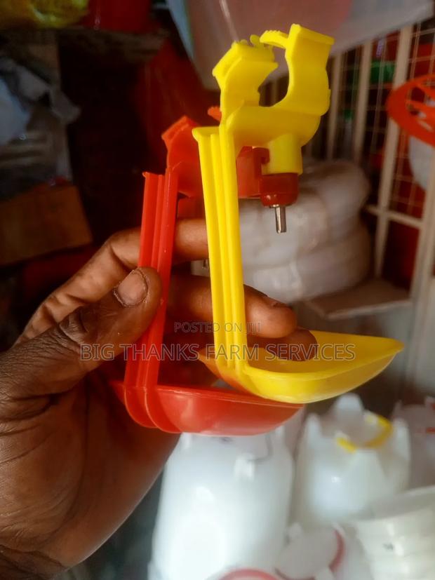 Poultry Nipples Drinkers,Red& Yellow · Photo 2
