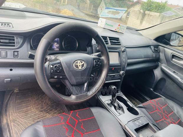 Toyota Camry XLE 4dr Sedan (2.5L 4cyl 6A) 2016 White