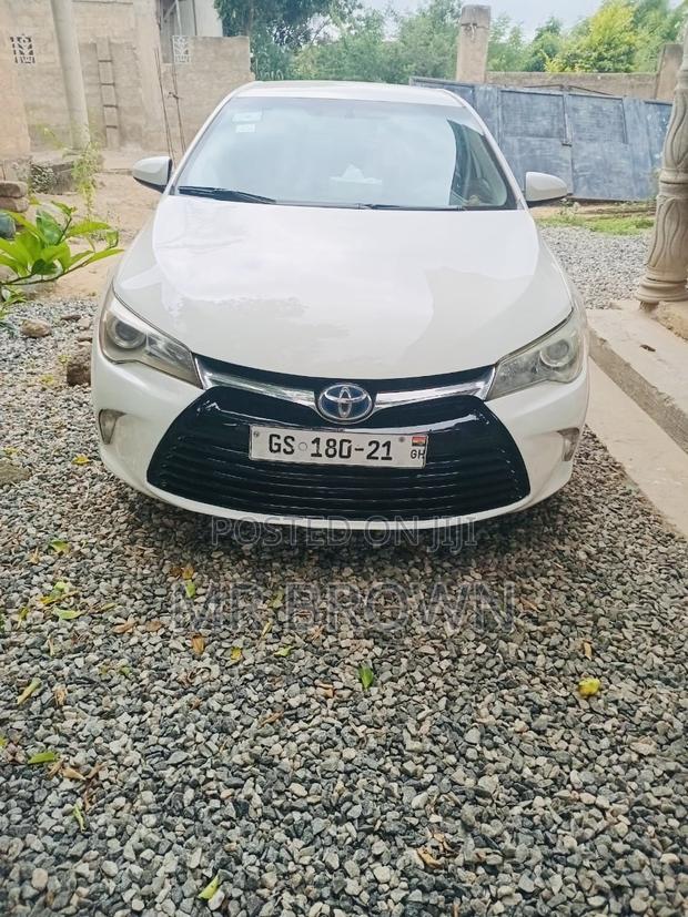 Toyota Camry XLE 4dr Sedan (2.5L 4cyl 6A) 2016 White